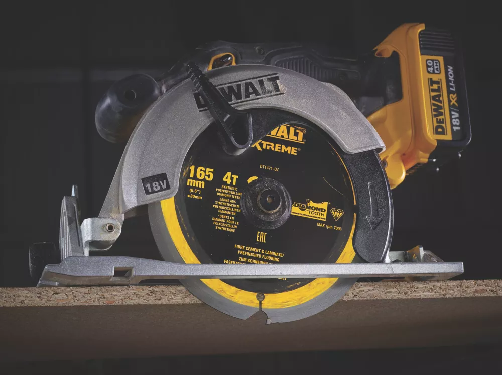 DeWalt EXTREME Fibre Cement Diamond Tooth Circular Saw Blade 165 X 20mm 4T 2 DeWalt EXTREME Fibre Cement Diamond Tooth Circular Saw Blade 165 X 20mm 4T - Image 2