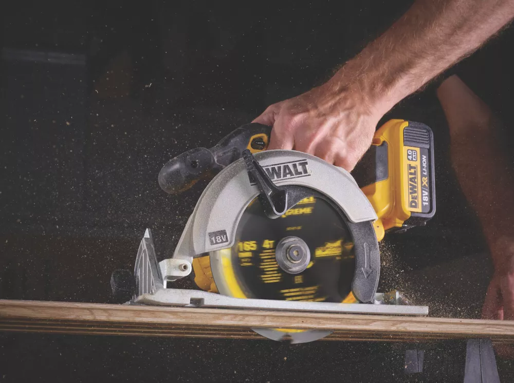 DeWalt EXTREME Fibre Cement Diamond Tooth Circular Saw Blade 165 X 20mm 4T 3 DeWalt EXTREME Fibre Cement Diamond Tooth Circular Saw Blade 165 X 20mm 4T - Image 3