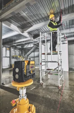 DeWalt DCE0811D1R-GB 12V 1 X 2.0Ah Li-Ion XR Red Self-Levelling Multi-Line Laser Level -Tool Shop 405KJ A2