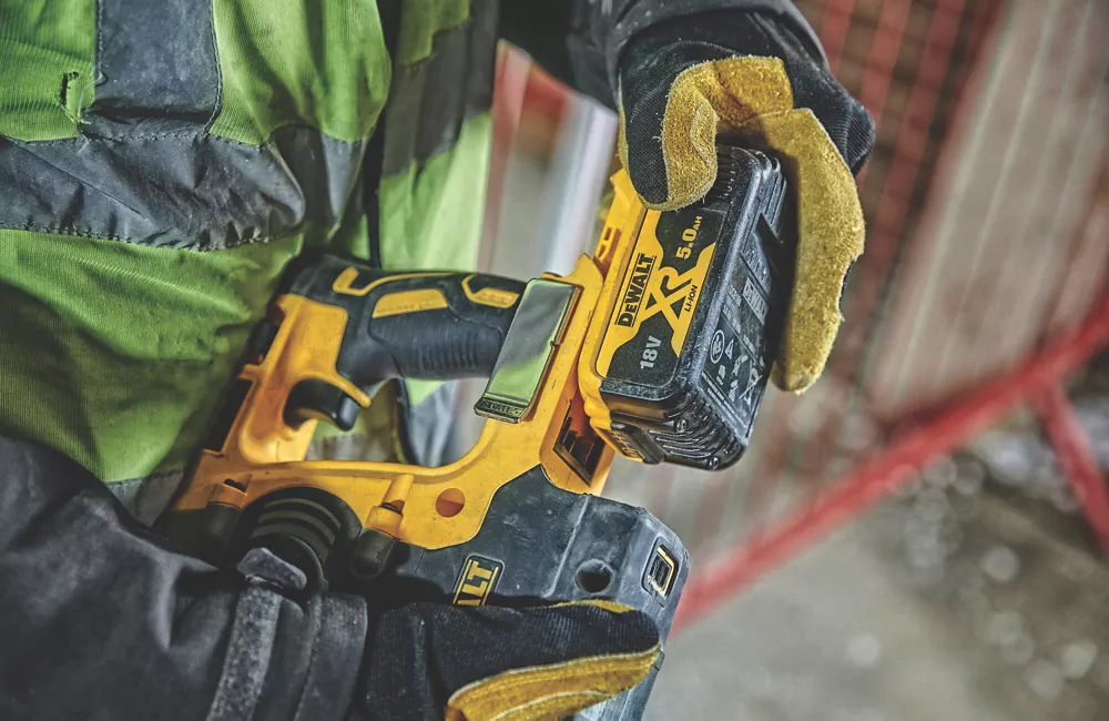 DeWalt DCH274P2-GB 3.3kg 18V 2 X 5Ah Li-Ion XR Brushless Cordless SDS-Plus Hammer Drill 5 DeWalt DCH274P2-GB 3.3kg 18V 2 X 5Ah Li-Ion XR Brushless Cordless SDS-Plus Hammer Drill - Image 5