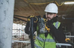 DeWalt DCH274P2-GB 3.3kg 18V 2 X 5Ah Li-Ion XR Brushless Cordless SDS-Plus Hammer Drill 13 DeWalt DCH274P2-GB 3.3kg 18V 2 X 5Ah Li-Ion XR Brushless Cordless SDS-Plus Hammer Drill -Tool Shop 473KJ A6