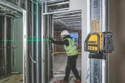 DeWalt DCE088D1G 12V 1 X 2.0Ah Li-Ion XR Green Self-Levelling Cross-Line Laser Level -Tool Shop 5930K A5