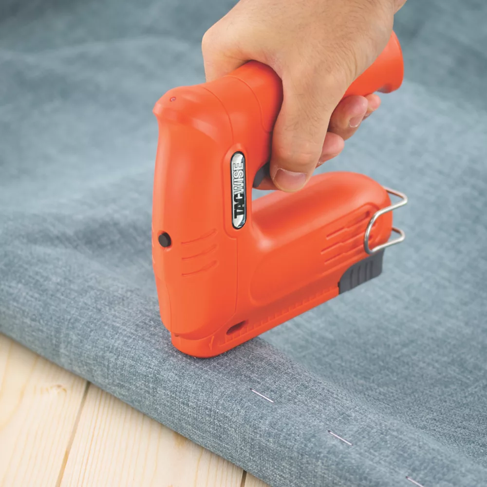 Tacwise 1564 12mm 4V 1 X 1.3Ah Li-Ion Hobby Cordless Stapler 3 Tacwise 1564 12mm 4V 1 X 1.3Ah Li-Ion Hobby Cordless Stapler - Image 3