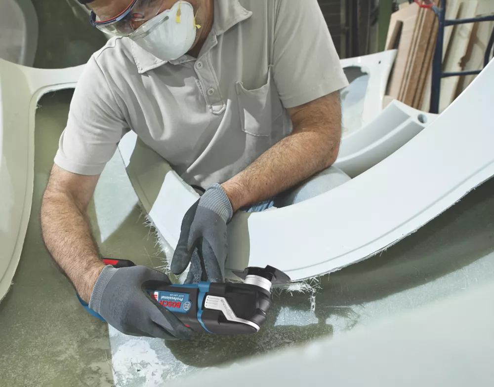 Bosch GOP 18V-28 18V 2 X 2.0Ah Li-Ion Coolpack Brushless Cordless Multi-Tool & 16 Accessories 6 Bosch GOP 18V-28 18V 2 X 2.0Ah Li-Ion Coolpack Brushless Cordless Multi-Tool & 16 Accessories - Image 6