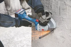 Bosch GWS 18V-7 18V 2 X 4.0Ah Li-Ion Coolpack 4 1/2" Brushless Cordless Angle Grinder -Tool Shop 750PV A4