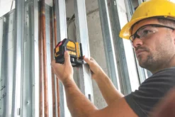 DeWalt DCE088D1R-GB 12V 1 X 2.0Ah Li-Ion XR Red Self-Levelling Cross-Line Laser Level 10 DeWalt DCE088D1R-GB 12V 1 X 2.0Ah Li-Ion XR Red Self-Levelling Cross-Line Laser Level -Tool Shop 911KJ A4